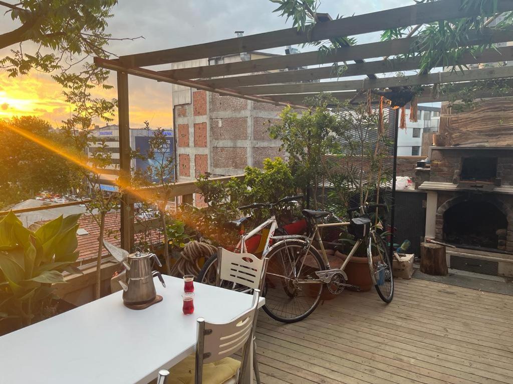 Central Apartment Kadikoy Terrace Bbq Close 2 Block Ferry Bull Metro Nighlife Istanbul Eksteriør bilde
