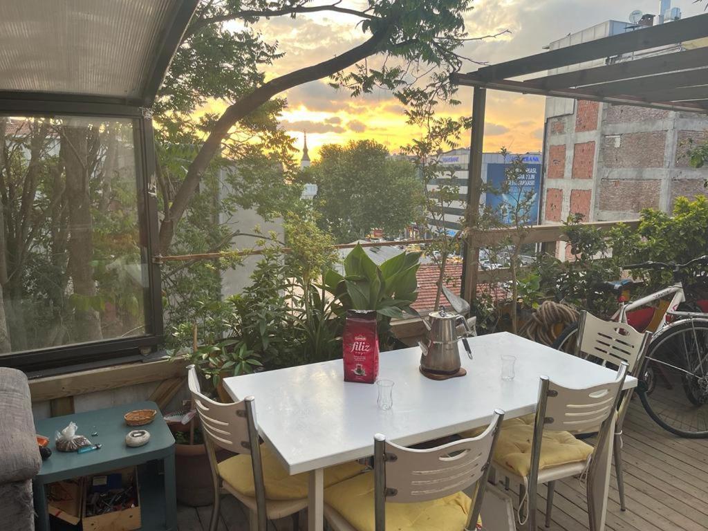 Central Apartment Kadikoy Terrace Bbq Close 2 Block Ferry Bull Metro Nighlife Istanbul Eksteriør bilde