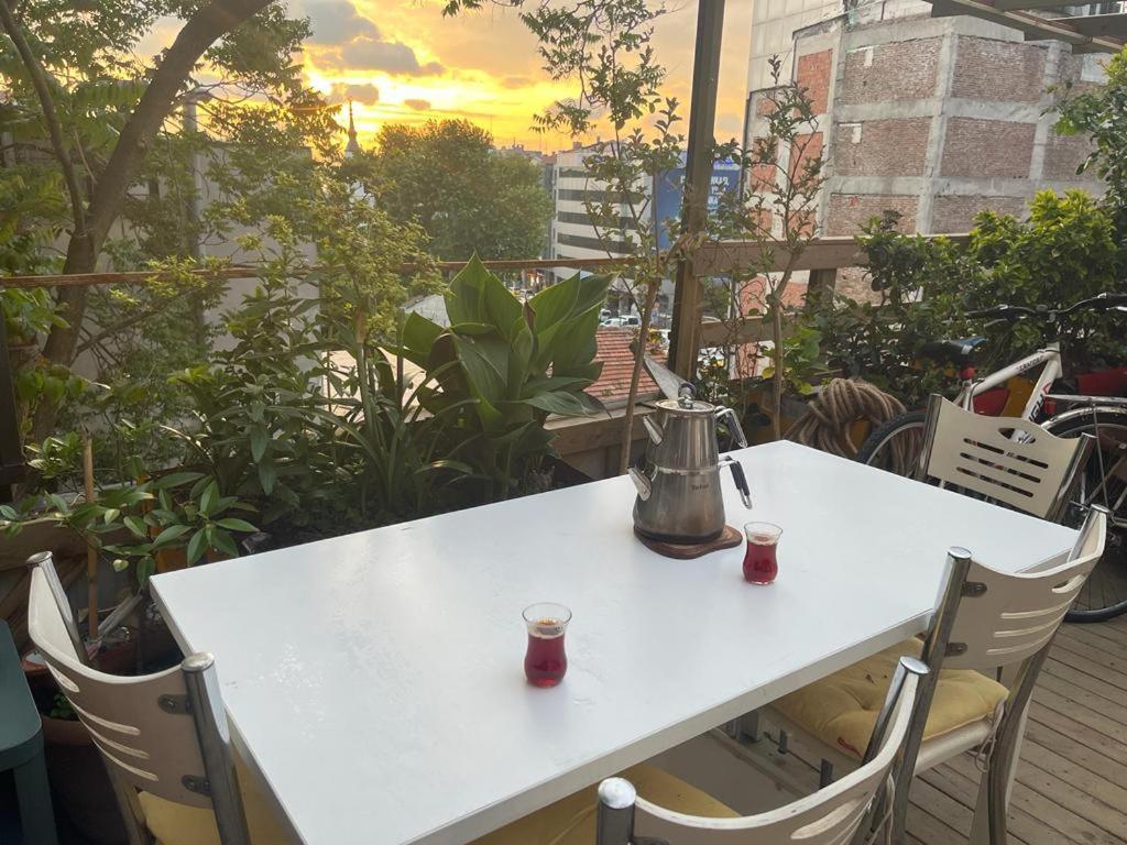 Central Apartment Kadikoy Terrace Bbq Close 2 Block Ferry Bull Metro Nighlife Istanbul Eksteriør bilde
