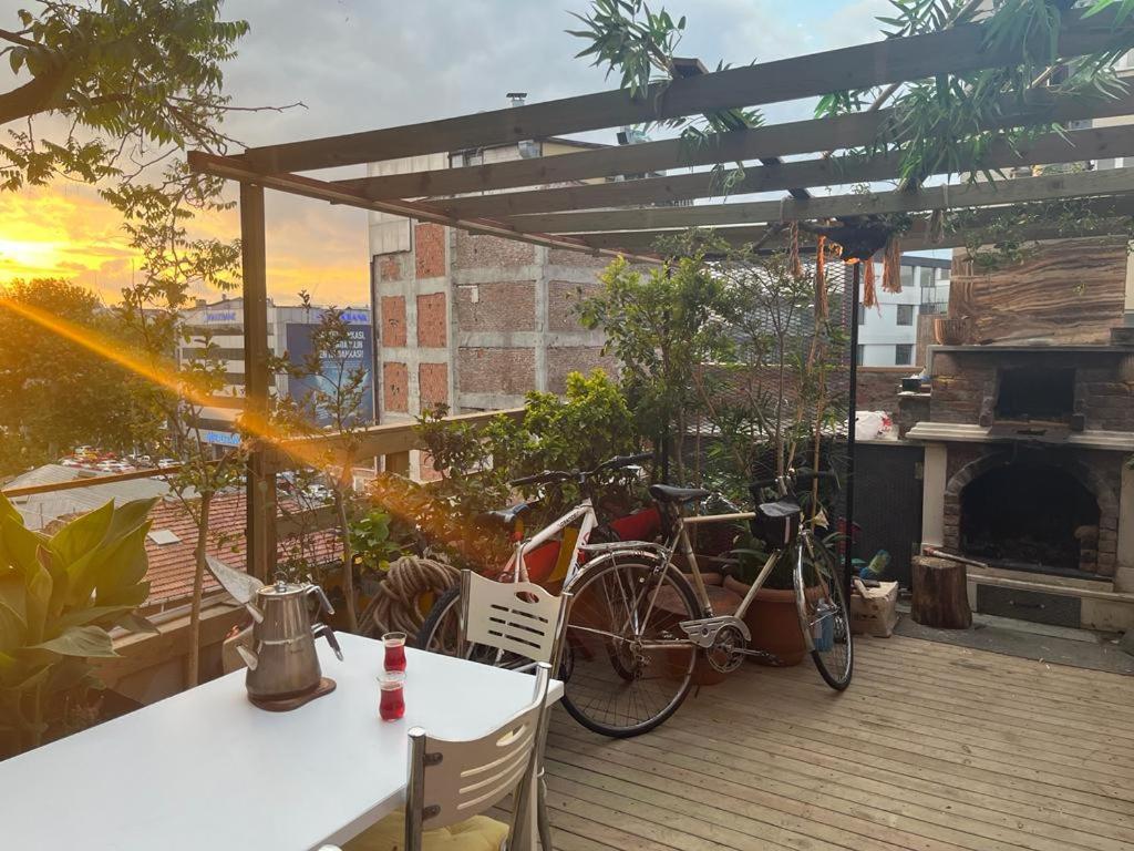 Central Apartment Kadikoy Terrace Bbq Close 2 Block Ferry Bull Metro Nighlife Istanbul Eksteriør bilde